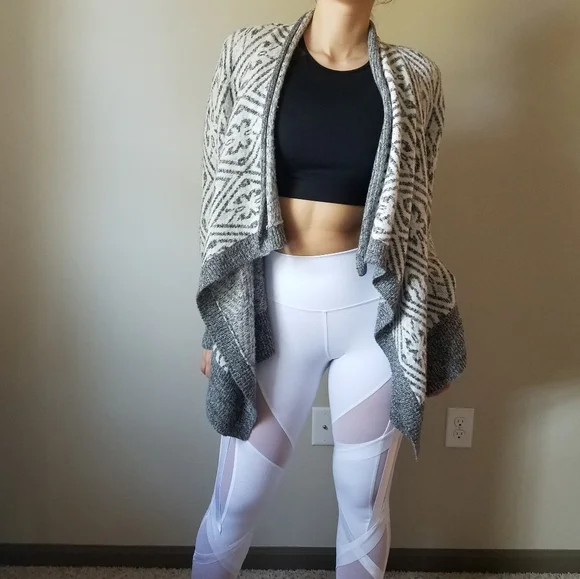 Grey & White Oversized Cozy Blanket Wrap Cardigan - Picture 2 of 8